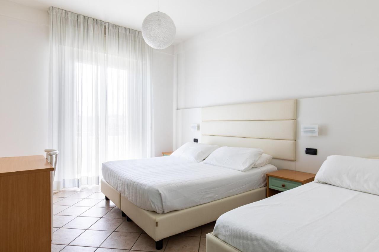Hotel Palos Римини Экстерьер фото